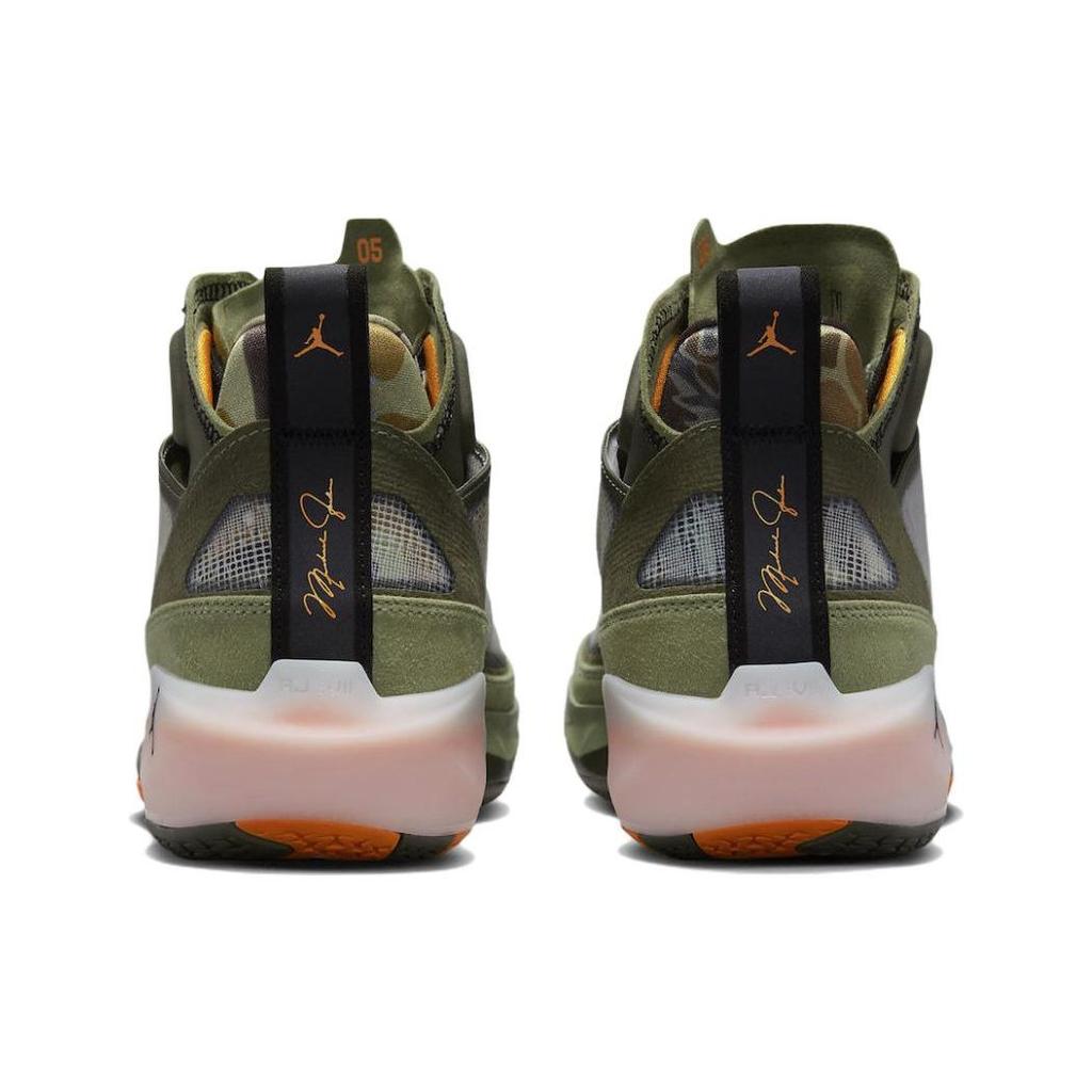 Кроссовки унисекс Undefeated x Air Jordan 37 SP Flight Green Oil-Green Black DV6255-300