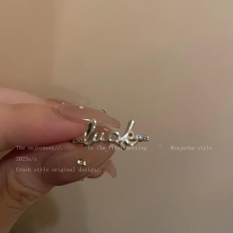 Кольца в виде бабочек и змей Niche Design: Стильный комплект ювелирных изделий класса люкс для модных девушек