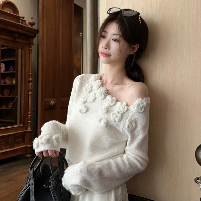 Spring and Autumn Women's New Three-dimensional Rose Shoulder Short Sweet Long-sleeved Sweater