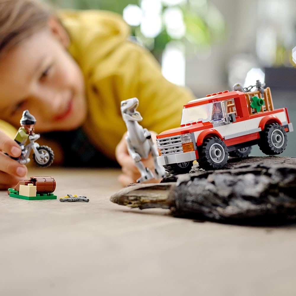 LEGO Игровой набор «Мир Юрского периода» с фигурками велоцирапторов Синего и Беты для детей от 6 до 9 лет