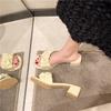 Модная обувь Женские тапочки Квадратный каблук Тапочки Женские Med Luxury Slides Летние дизайнерские блочные туфли Римские скандалы PU Hoof Heels