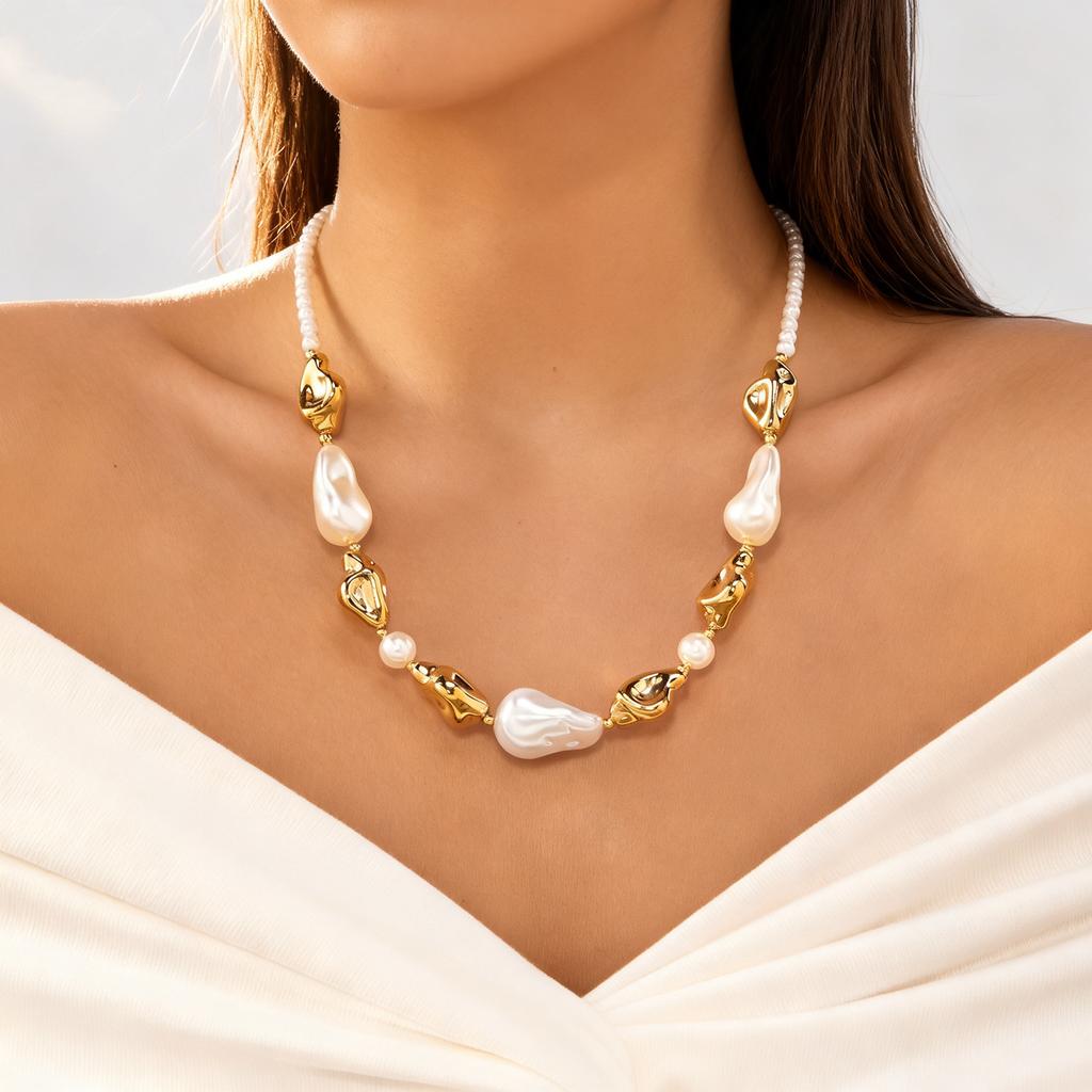 Exquisite Baroque Imitation Pearl Necklace for Women Minimalist Irregular Heart Shape Layered Chain Friendship Jewelry Gifts