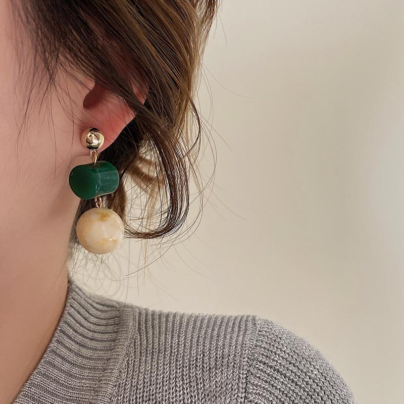 Elegant Retro Geometric Colorful Earrings for Women, Simple and Fashionable Ear Drops with High-end Sense for Summer