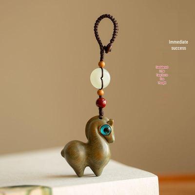 Ключница-подвеска Zodiac Jade Horse от Horsewood - Милый брелок-талисман на год рождения