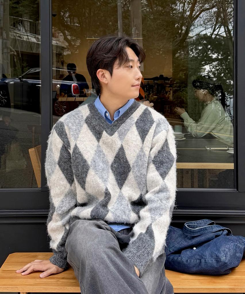 CUZNELLO Blend Argyle V-Neck Knit_Charcoal
