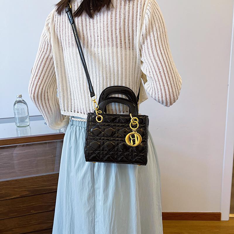 Сумка Daifei с модным и высококачественным ощущением, через плечо, вышитая нитью в виде ромбовидной сетки, женская сумка на одно плечо