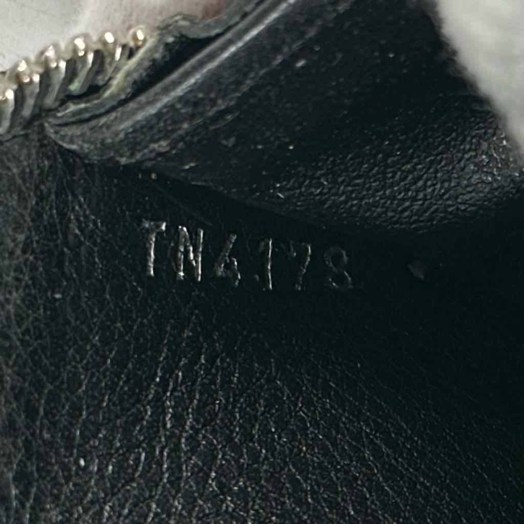 Louis Vuitton Кошелек Mahina Zippy M61867 Кошелек черный Женский б/у