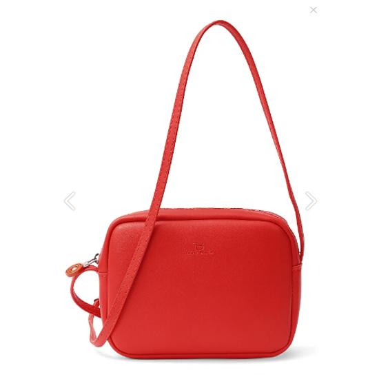 Женская оригинальная мини-городская сумка через плечо на молнии с регулируемым ремешком, модель, рука и сумка через плечо