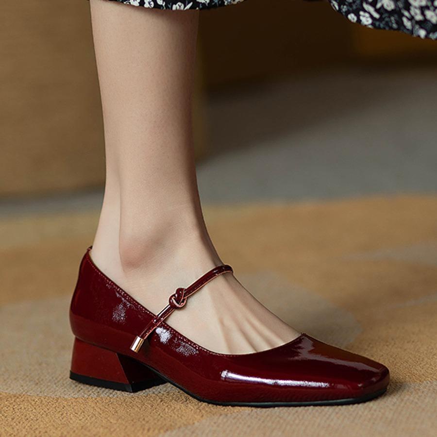 Spring 2025 Red Patent Leather Square Head Light Mouth Thick Low Heel French Retro Word with Mary Jane Single Shoes Women