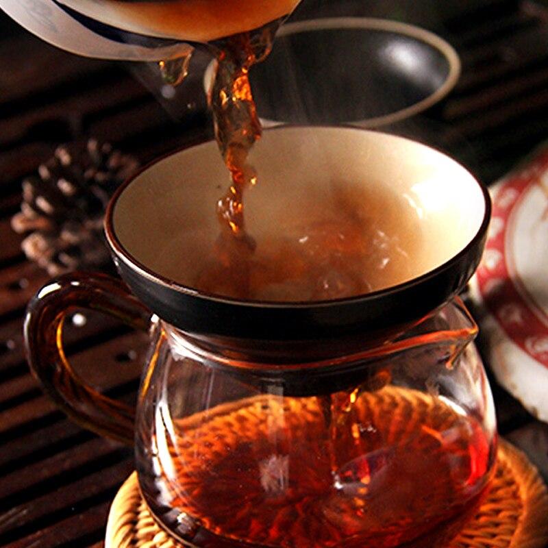 Чай Пуэр Мэнхай ручной работы 2011 года Шу Пуэр Спелый Пуэр с золотыми бутонами 375г