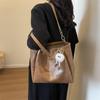 Оптовая мода большая сумка женская 2025 новая трендовая осенне-зимняя ретро сумка-тоут для通勤 большая вместимость женская сумка через плечо