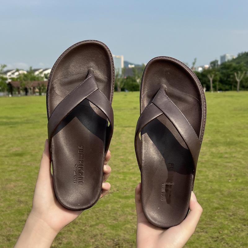 Unisex Fashionable Flat Bottom Flip Flops - Soft, Stylish Beach Slippers for Couples