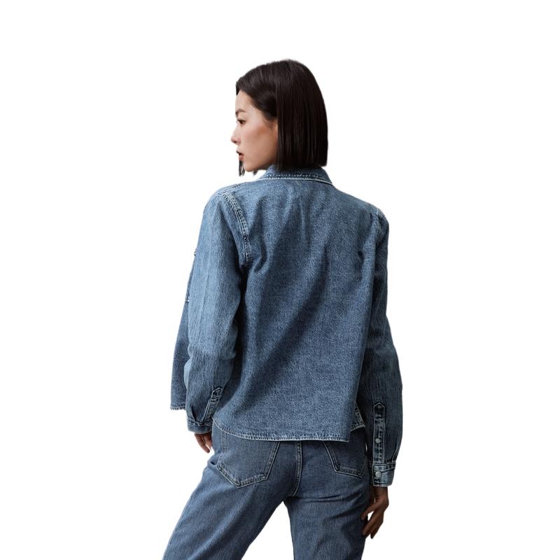 Calvin Klein Рубашка с длинным рукавом из чистого хлопка с вышитыми буквами и вышитыми нашивками, женские рубашки светло-голубого цвета J223851