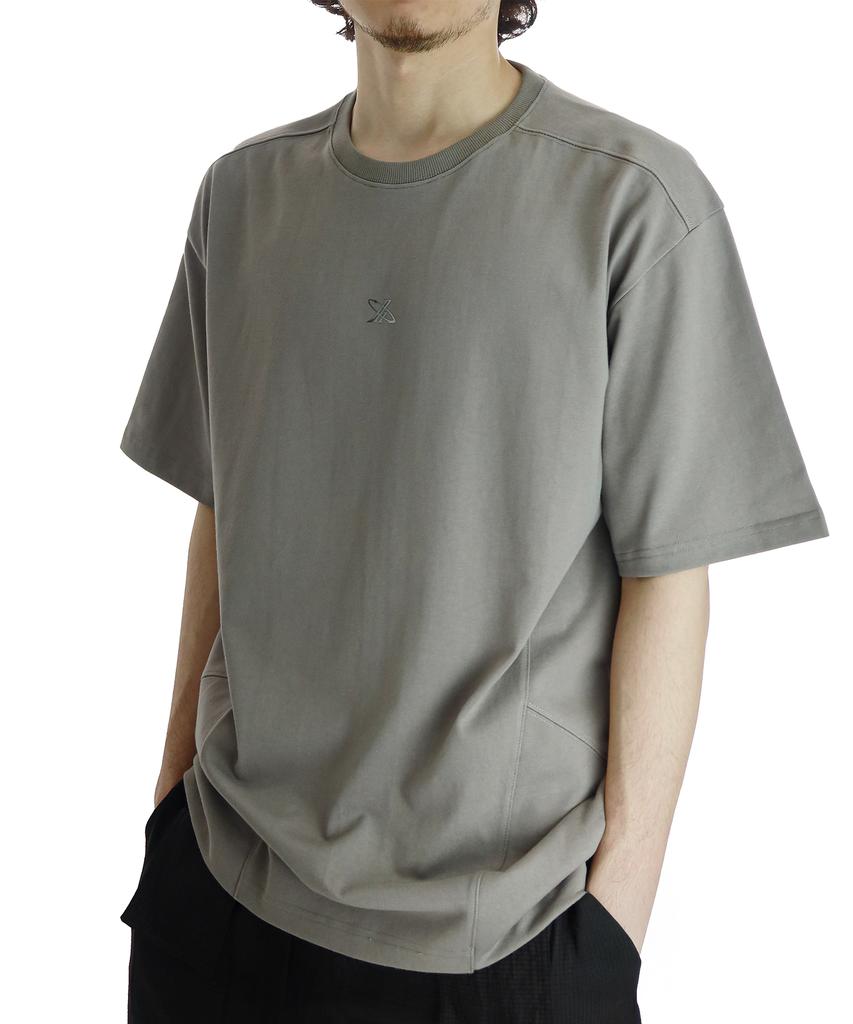 JUSTHANG 12-Count Cut-Out Newtro Logo Silver Ash Brown Round Short Sleeve Tee