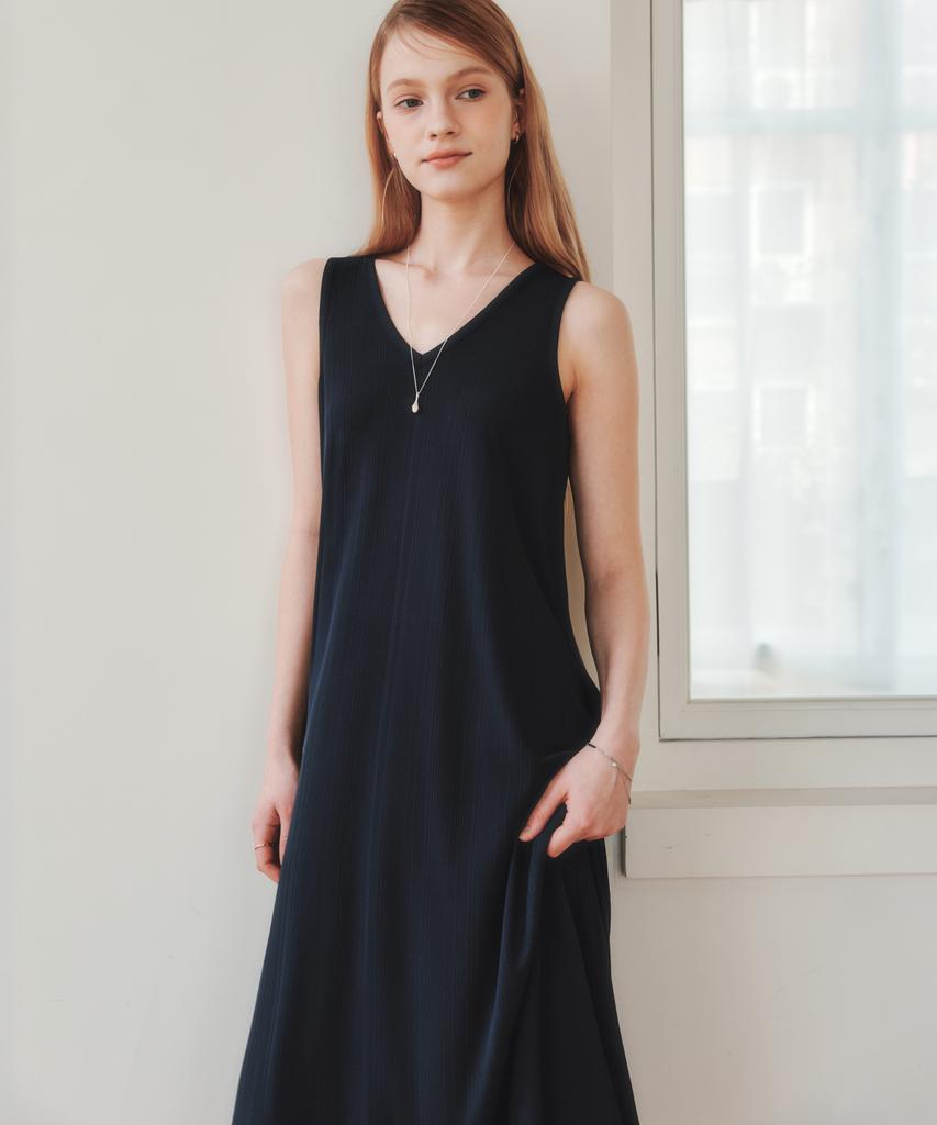 Zero Street [2 Colors] Pleated Sleeveless Dress