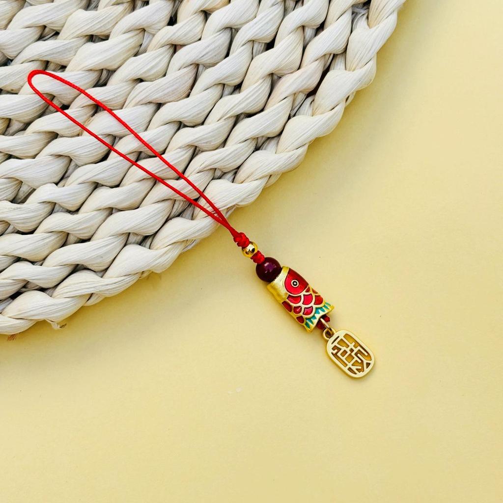 Древний золотой брелок-подвеска с красной веревкой на удачу