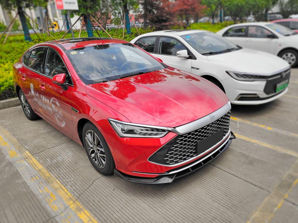 Комплект переднего бампера 2021 BYD Qin PLUS-DM i: Модифицированный передний сплиттер, боковые юбки, задний спойлер, угловые накладки