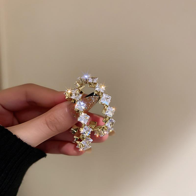 Новые роскошные высококачественные серьги-кольца с инкрустацией из фианита, круглые серьги с зеленым цирконием для женщин, ювелирные изделия для помолвки