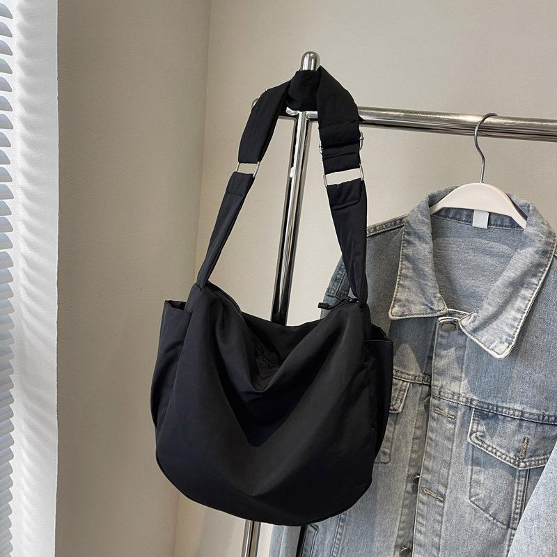 Commuter Light Casual Canvas Bag Women'S Large Capacity Solid Color Messenger Bag Women'S Versatile Niche Bag Dumpling Bag