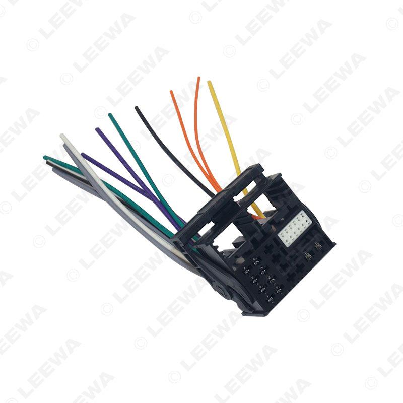 Volkswagen Golf 7/Passat B8 Peugeot Audio Adapter Cable Male