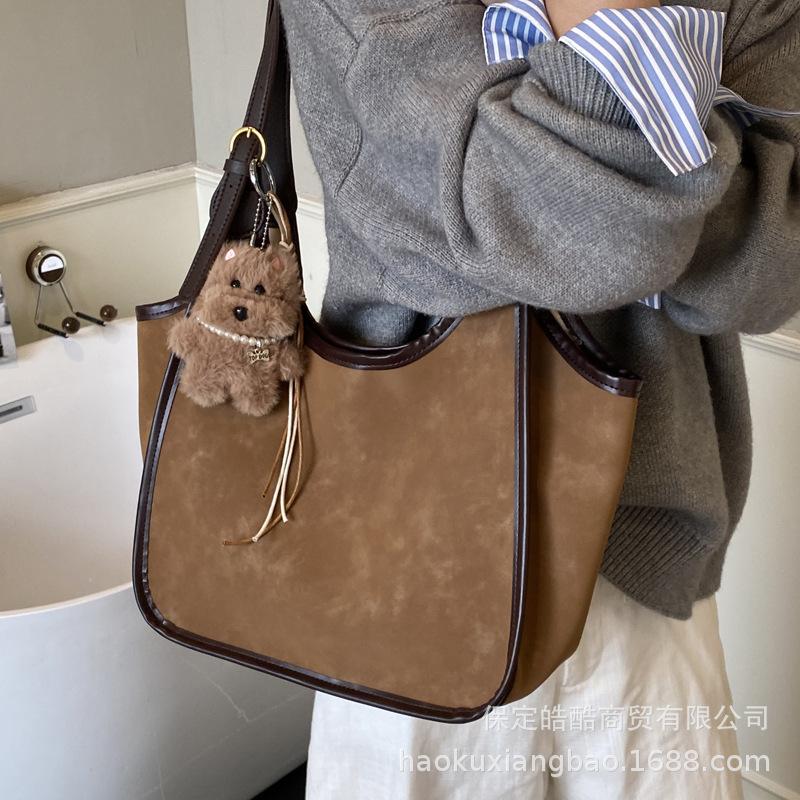 Изысканная Универсальная Кожаная Сумка на Одно Плечо Портативная Большая Вместимость Модная Темпераментная Иностранная Премиальная 2025 Осенняя Женская Сумка-Тоут