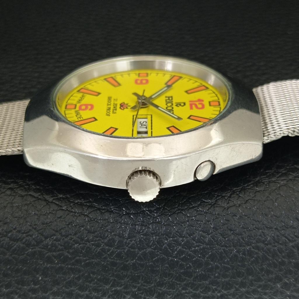 JAPAN VINTAGE RICOH R31 AUTOMATIC MENS YELLOW COLOR DIAL WATCH a706843-1