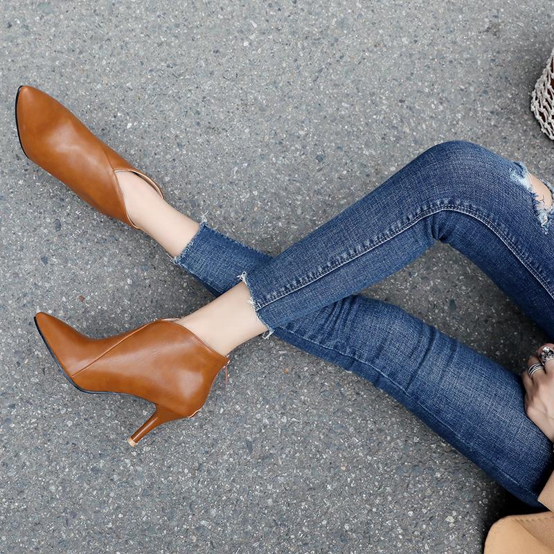 Женские короткие ботинки на высоком каблуке, осенне-зимние новые однотонные удобные и универсальные большие ботинки на небольшом остром каблуке