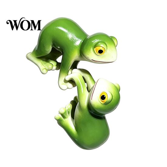 Decorative Frog for Planters 2Pcs Cute Realistic Pot Hanger Resin Ornaments, Clip-on Climbing Figurine, Durable Ornament Mini Landscape Decor