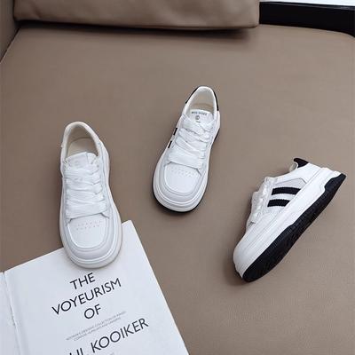 Интернет знаменитости мода универсальные маленькие белые туфли женские 2025 лето новый кампус стиль толстая подошва усиливающая комфорт дышащая повседневная обувь