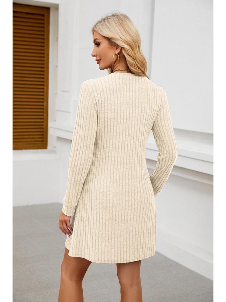 Повседневное платье 2024 года с V-образным вырезом, карманами, ребристым узором и длинными рукавами для европейских и американских женщин.