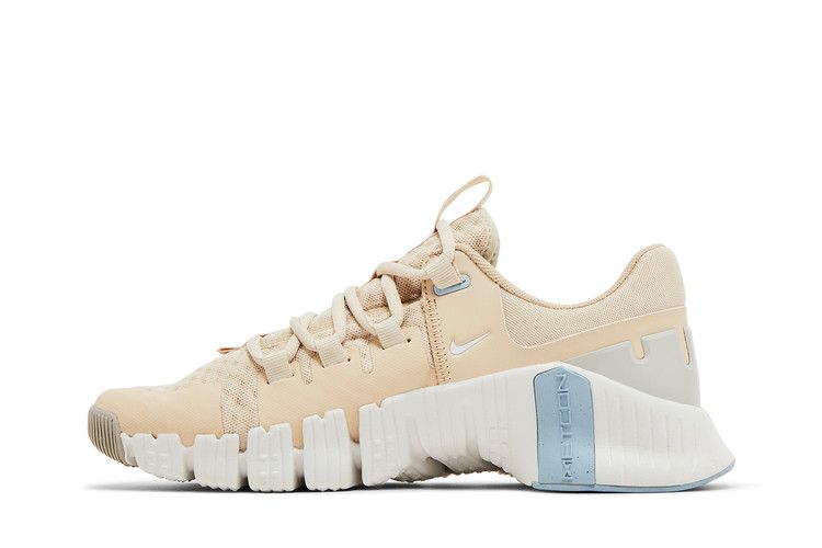 Женские кроссовки Nike Free Metcon 5 Sanddrift Light Iron Ore (Женский) Песчаный занос/Фантом/Легкая железная руда/Белый