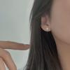 Квадратные серьги-гвоздики трендовые высокая чувственность холодный ветер дизайн сережек чувство стиля модные серьги женские