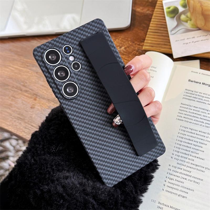 Luxury Carbon Fiber Pattern Silicone Wrist Strap Case For Samsung Galaxy S25 S24 S23 Ultra Plus Shockproof Hard PC Thin Cover