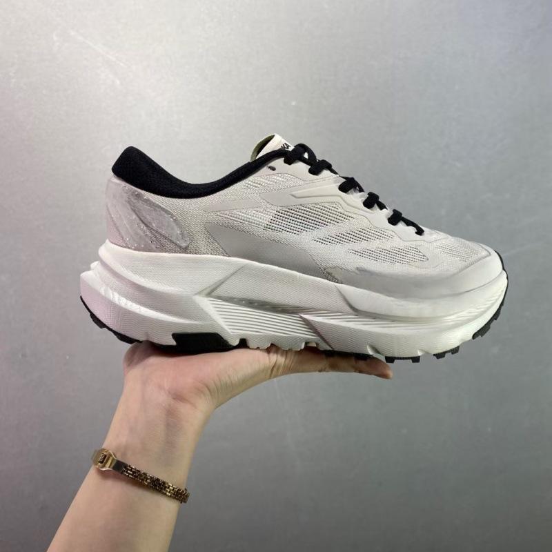 Lightweight Cushioned Breathable Warm Hiking Running Shoes for Men Women Fall Winter