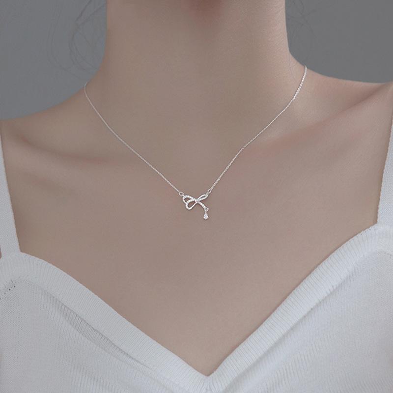 Bow Necklace Women's Light Luxury Niche Design Sense Inlaid Zircon Butterfly Dream Clavicle Chain Stainless Steel