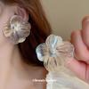Серебряная игла металлические серьги-цветы атмосферные модные пусеты персонализированные нишевые универсальные серьги с высоким чувством стиля оптом женские