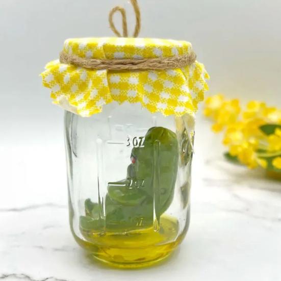 Grumpy Pickle Sculpture In Clear Jar Sad Anxious Pickled Cucumber Figurine Statue Home Office Desktop Decoration Ornament Christmas Gift