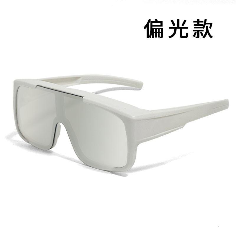 Color-changing cycling glasses for day and night use, suitable for outdoor activities like mountain climbing and running, can be worn over