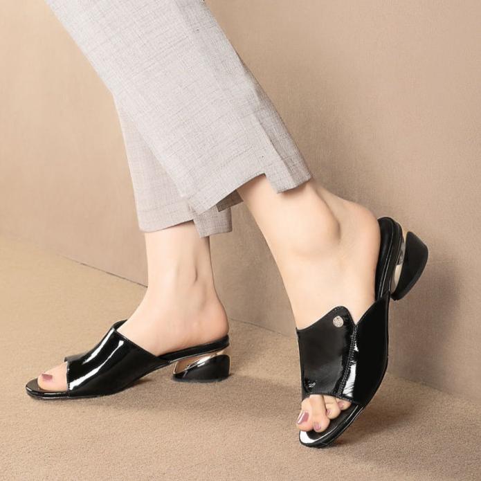 Fashion Fashion High-quality Women's Slippers Coarse Heel 2025New Women's Shoes Soft Leather Cool Slippers for Outer Wear Heeled Sandals