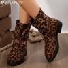 Женские замшевые леопардовые ботильоны зимние туфли на плоской подошве женская мода 2025 года новые ретро зимние мотоциклетные ботинки Mujer Botas