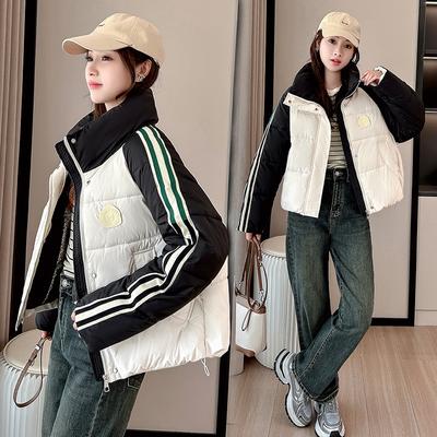 Контрастная пуховая куртка женская короткая зима 2025 новая свободная повседневная студенческого стиля утолщенная куртка-пуховик