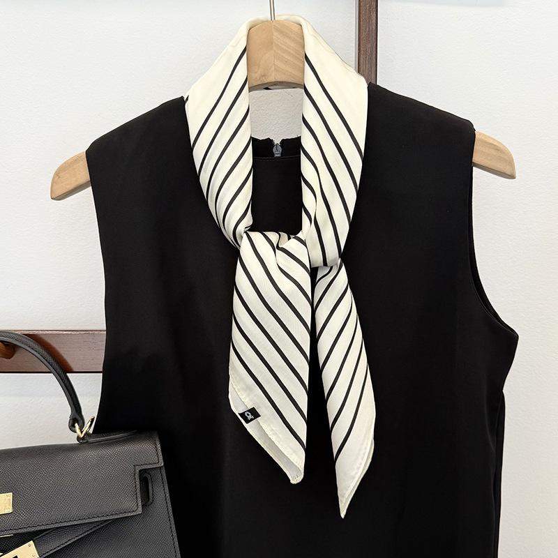 70 Square Scarves, New Silk Scarves, Fashionable and Versatile Bags, Tied Hair Scarves, Headbands, Neck Protectors, Scarves, Shawls.