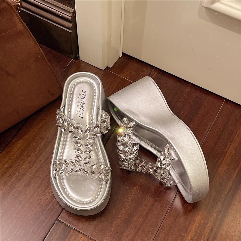 2025 New Slippers Women's Summer Fashion Versatile Outer Wear Heightened Thick Bottom Slope Heel Rhinestone Premium High Heel Cool Slippers