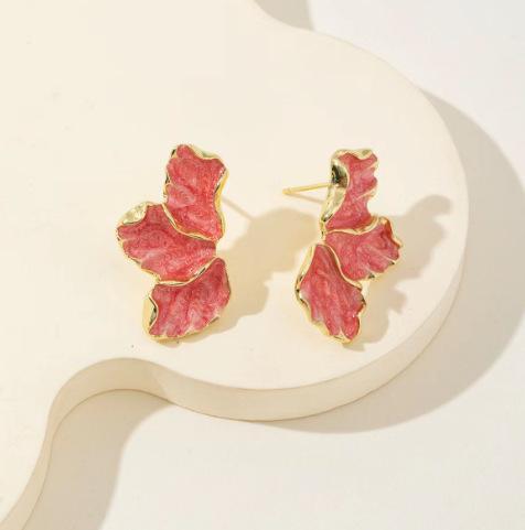 Vintage Pink Red Dripping Oil Flower Earrings for Women Fashion Irregular Forest Maple Leaf Stud Earrings Party Trendy Jewelry
