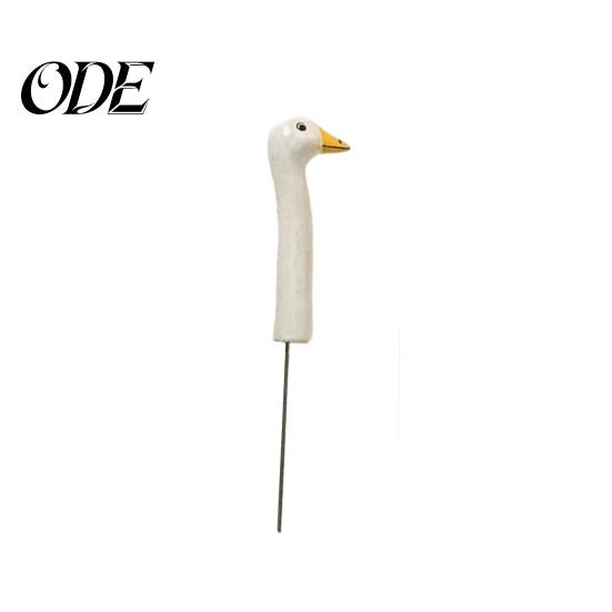 Garden Animal Statues Porch Goose Statue Funny Resin Decorative Stake for Outdoor Silhouette Yard Art Lawn Patio Beds Planters Decor Gifts Gardeners