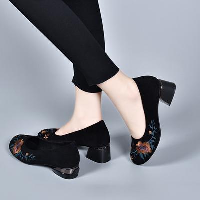 Женские лоферы с круглым носком 2025 новая этническая вышивка ретро туфли одинарки овчина мелкий вырез удобные на высоком каблуке балетки