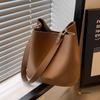Premium French Retro Soft Leather Bucket Bag Women's Trend Simple Underarm Bag Commuter Messenger Bag Wholesale