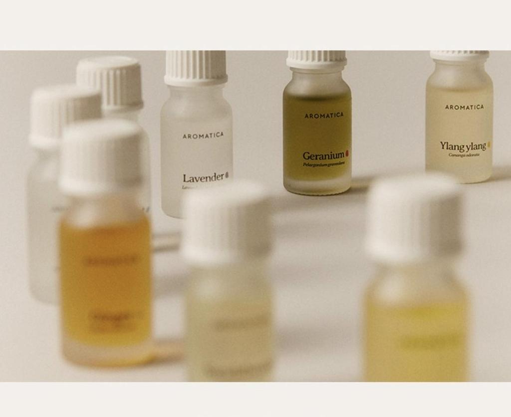 AROMATICA Pure Lavender Essential Oil Calming Relaxation 10ml