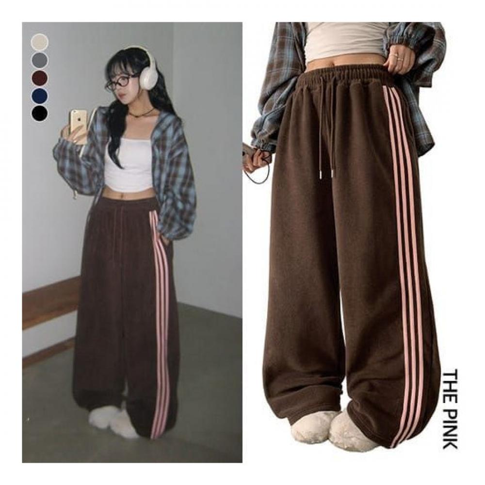 The Pink Training Fleece Wide Pants