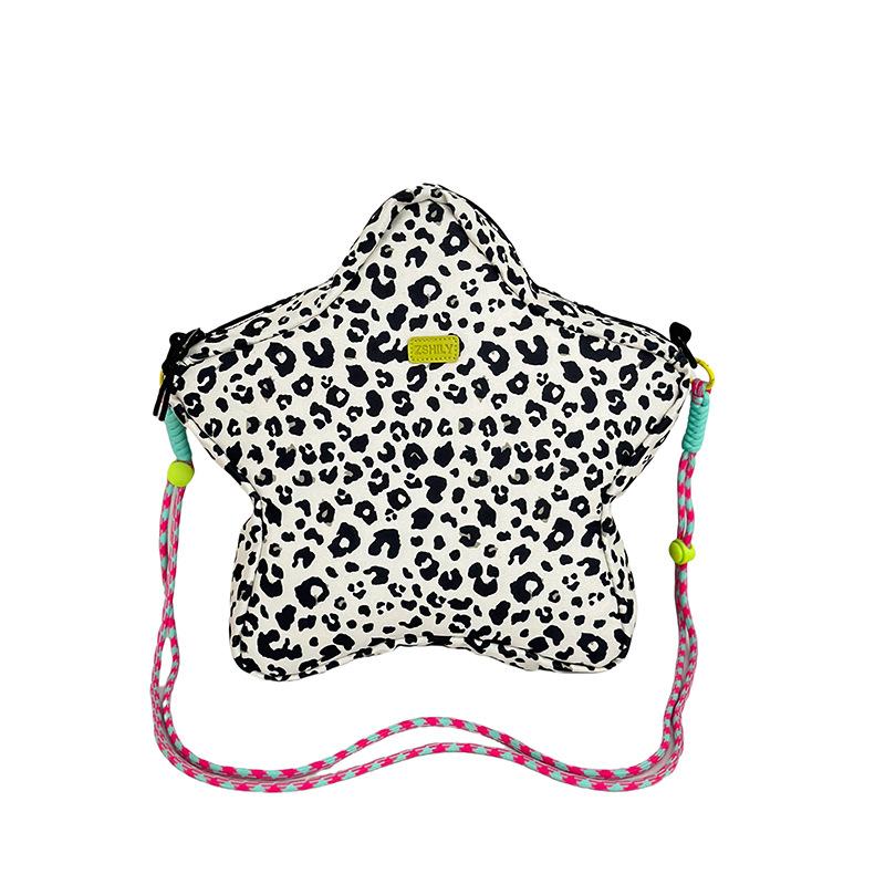 Персонализированный рюкзак со звездами 2025 новый корейская версия модная сумка через плечо с леопардовым принтом женская повседневная сумка-мессенджер большой вместимости